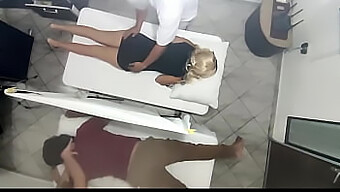 Casal Amador Fica Safado Durante A Massagem Dos Casais