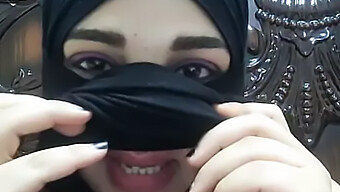 Noor Elmasry És Malbn Awi Sharmota Egy Tangó Témájú Pornó Videóban