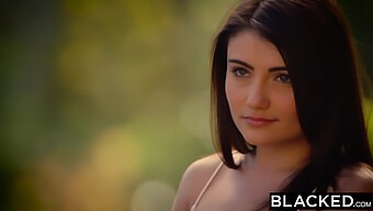 Rob Geeft Adria Rae Haar Eerste Interraciale Ervaring In Blacked