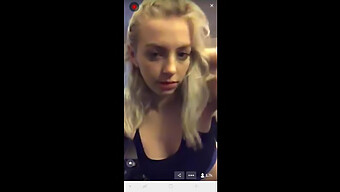 Un Couple Américain Profite De Baisers Et De Plaisir Dans Une Vidéo Periscope