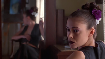 Lily'S Poisonous Kiss: Alyssa Milano In Hd