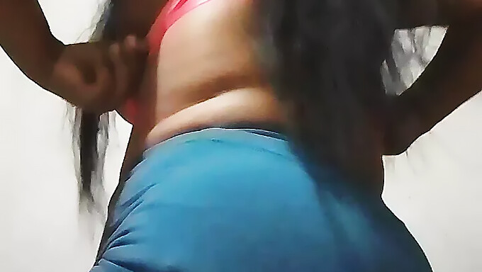 Bangladeshisk Bhabi Bliver Fræk I Softcore Video