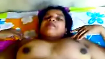 Gran Polla Negra En Acción Con La Tía Y El Chico De Sri Lanka