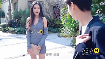 La Bellezza Asiatica Chen Xiao Yu Riceve Una Sborrata A 60fps