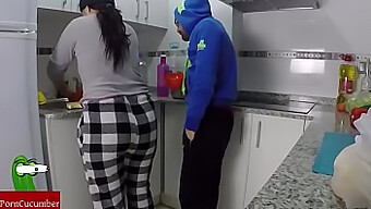 Couple Enjoys Masturbation And Blowjob In The Kitchen