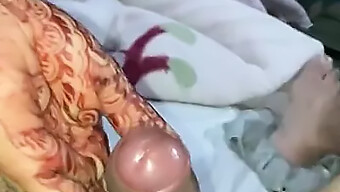 Remaja India (18+) Menikmati Blowjob Bulu Kemaluan