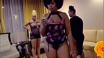 Ebony Atlanta Babe Vie Sen Syvälle Vegasissa