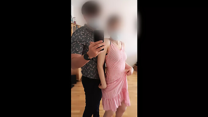 Nude Tiktok (18+) -Kokoelma: Kesän 2022 Painos