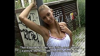 Milf Jana Si Užívá Pov Street Sex S Českým Amatérem