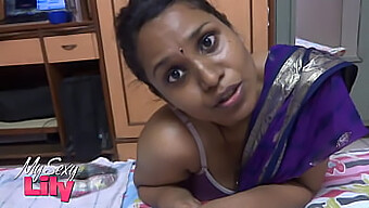 Big Boobs And Big Ass Indian Bhabi Masturbates On Camera