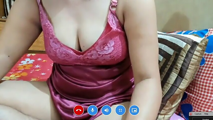 Mature Indian Auntie Gets Her Tight Pussy Fingered By Webcam