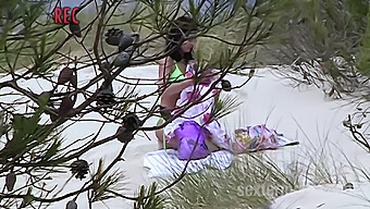 Stranded At Fkk Beach: Amatőr Pár Vad Éjszakát Él Át