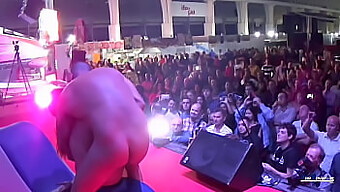 Festa De Sexo Público Com Morena Excitada E Espanhol Gostoso